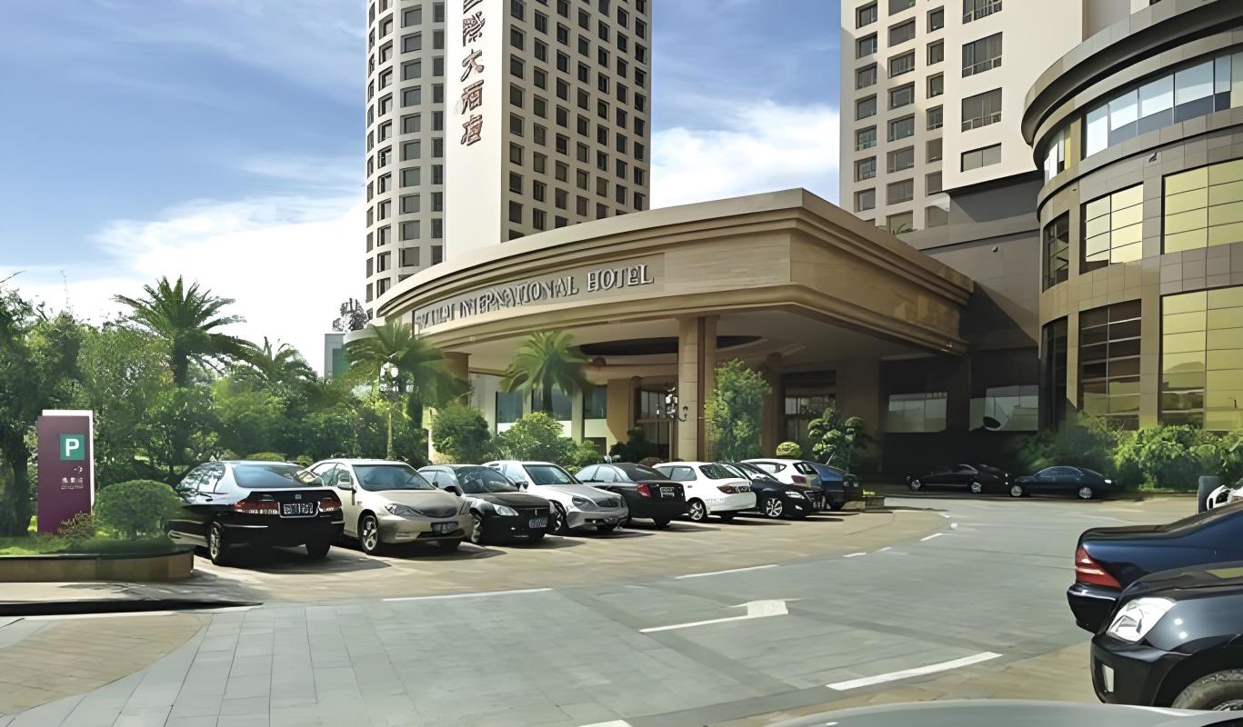 宝利来国际大酒店